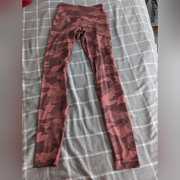 Lululemon Align 28" Leggings Heritage 365 Camo Brier Rose Multi Size 4 - Picture 3 of 5